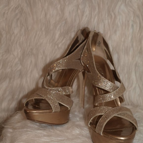 Gold Sparkly High HEELS BY ALDO SIZE 38 USED4PHOTOS ON PAVEMENT - Picture 2 of 6